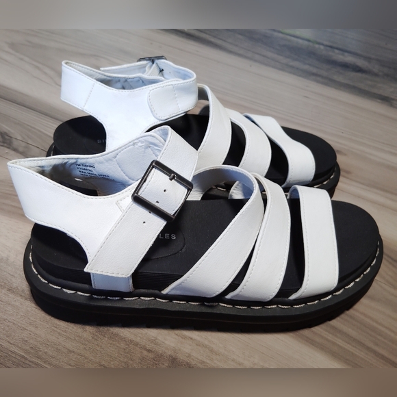 Sincerly Jules Shoes - SINCERELY JULES Daring Chunky Lug Sole Vegan Flatforms Sandals Size 7